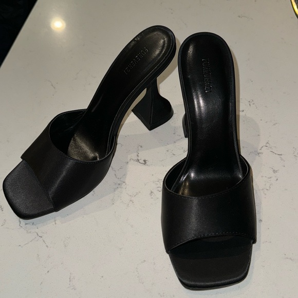 Shoes - Brand New Amina-Like Shoes (Size 6)